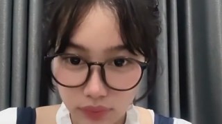 Elvara Caliva Live Cosplay Polwan & Maid Bikin Nafsu