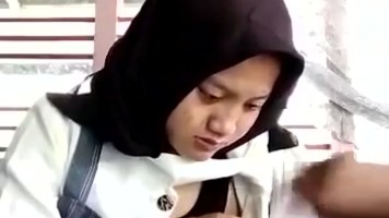 Ngintip ABG Jilbab Pacaran Dikenyot Sama Pacarnya