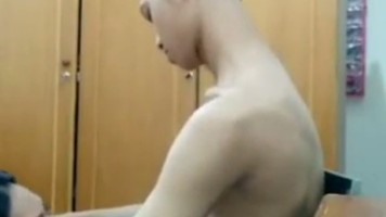 Live Show Main Ewek Sama Brondong Sangean