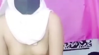 Bokep Terbaru Ukhti ABG Jilbab Live Ngentot Bling2